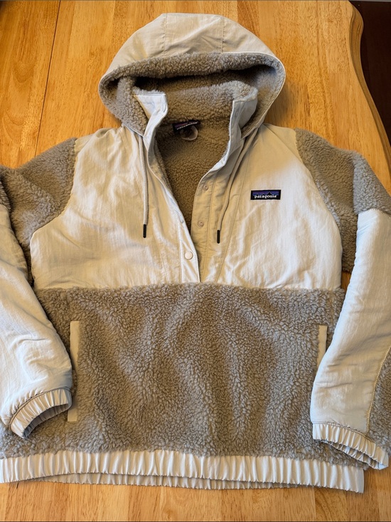 Patagonia Jackets & Blazers - Patagonia Two-Tone Sherpa Hooded Jacket - Cream & Taupe